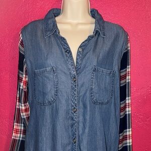 Rails Denim chambray & red, white & blue plaid Button-Up shirt. Sz medium.